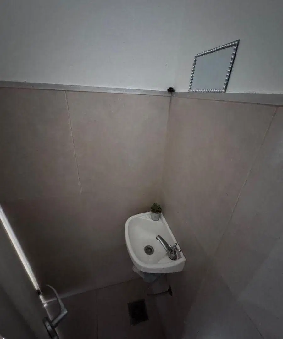 LOCAL COMERCIAL EN ALQUILER FRENTE A PLAZA 19 DE NOVIEMBRE – LA PLATA 2