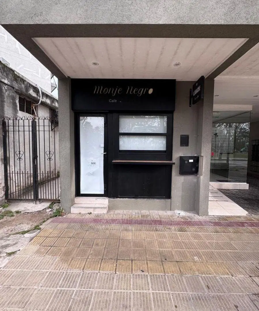 LOCAL COMERCIAL EN ALQUILER FRENTE A PLAZA 19 DE NOVIEMBRE – LA PLATA 4