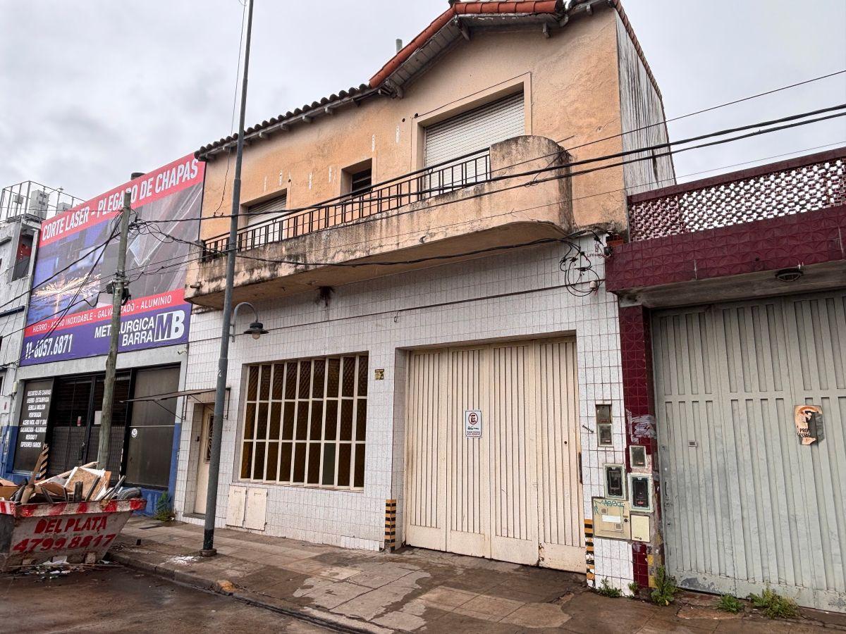 Foto de Importante propiedad zona industrial con acceso vehicular, espacios, imagen 1