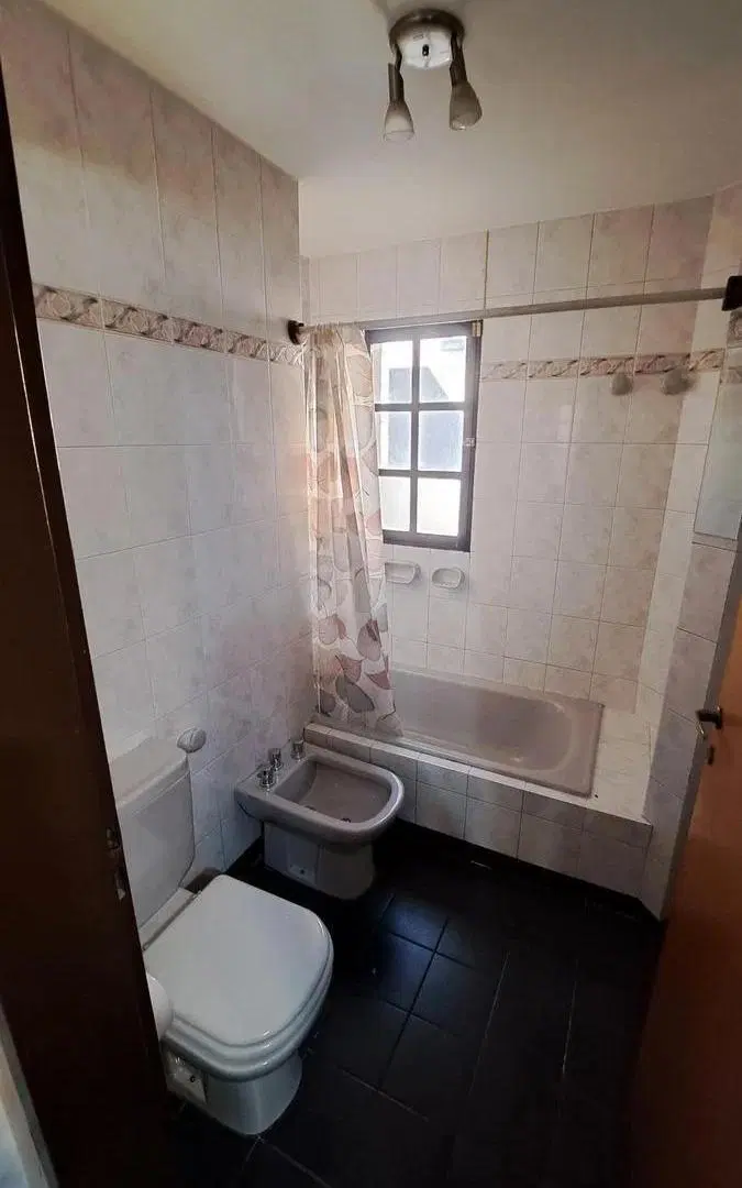 Casa 4 dormitorios en centro oeste Neuquén 3