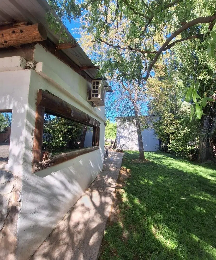 Casa con Galpón Apto Comercial 5