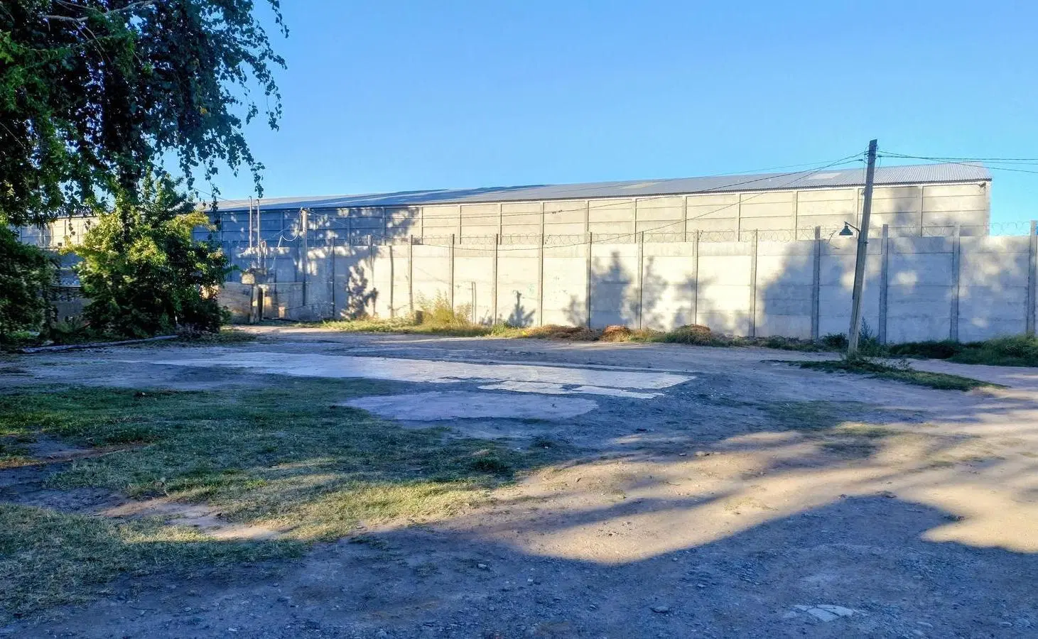 Casa con Galpón Apto Comercial 4
