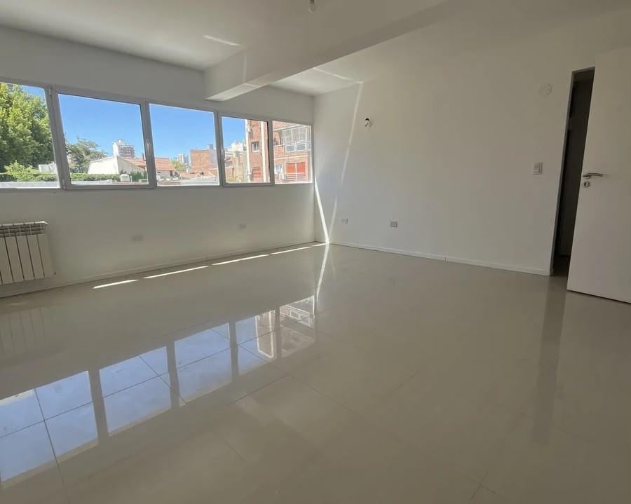 Foto de Departamento con cochera en Centro Oeste, imagen 1