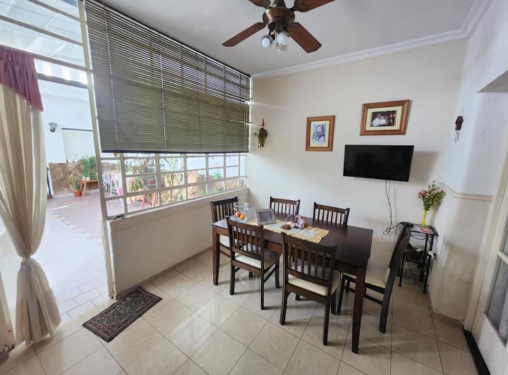 Casa 3 Dormitorios, Patio y Cochera 4