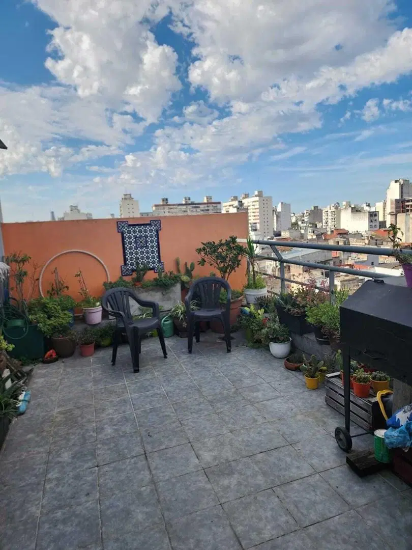 San Cristobal: Alquiler Hermoso Departamento Amoblado 3 Ambientes con Patio 3