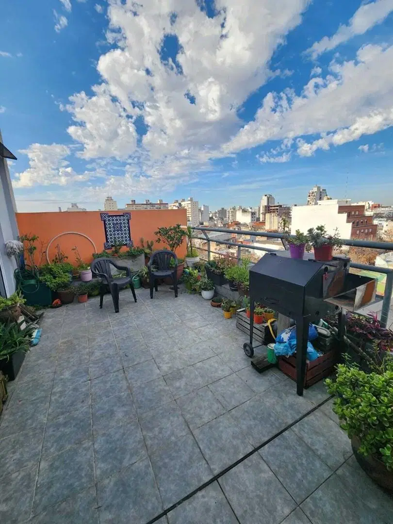 San Cristobal: Alquiler Hermoso Departamento Amoblado 3 Ambientes con Patio 2