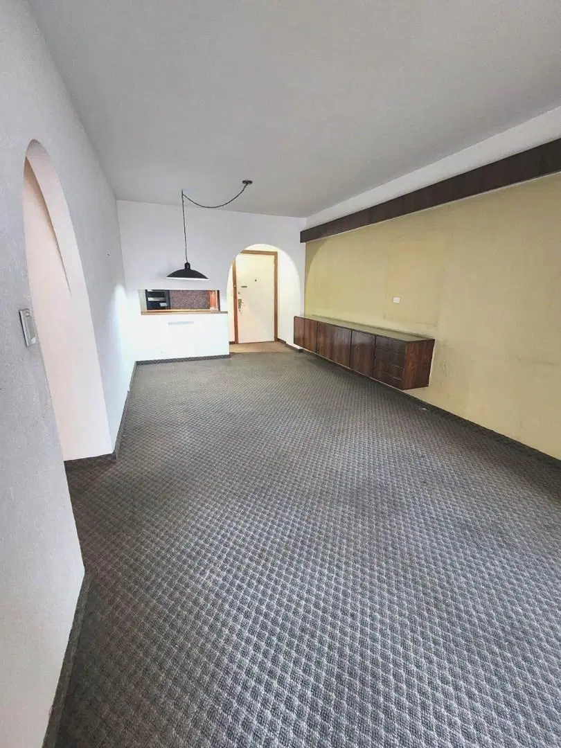 ONCE: Venta Semipiso de 3 ambientes con dependencia, balcón cubierto y baulera 2