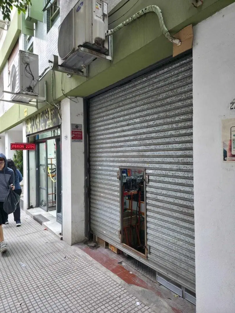 ONCE: LOCAL COMERCIAL EN ALQUILER EN EXCELENE ZONA - : Perón 2200 2