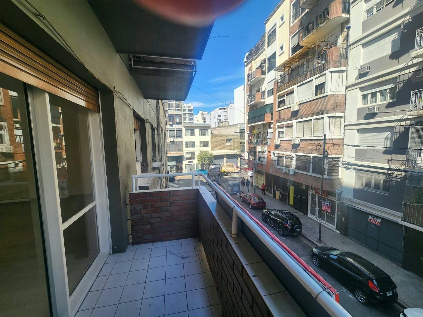 Foto de ONCE: ALQUILER – SAN LUIS 2400 – 3 AMBIENTES CON DEPENDENCIA – AL, imagen 5