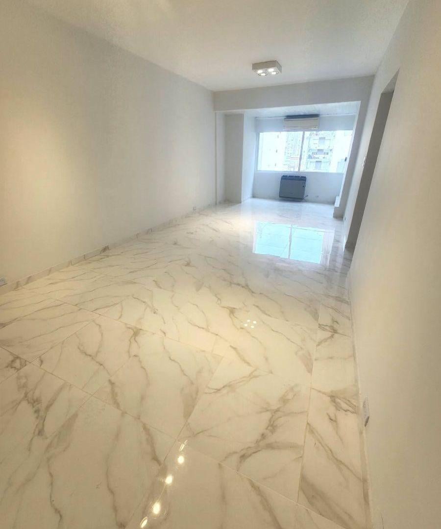 Foto de BALVANERA: VENTA IMPECABLE DEPARTAMENTO DE 4 AMBIENTES SUPER LUMINOSO, imagen 4