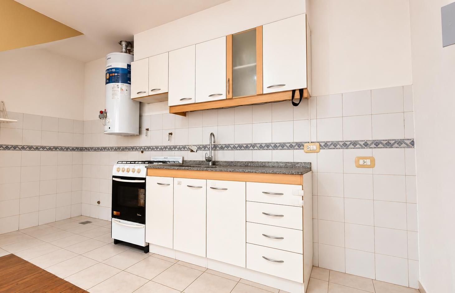 Foto de Venta 3 ambientes tipo casa sin expensas financiado, imagen 5