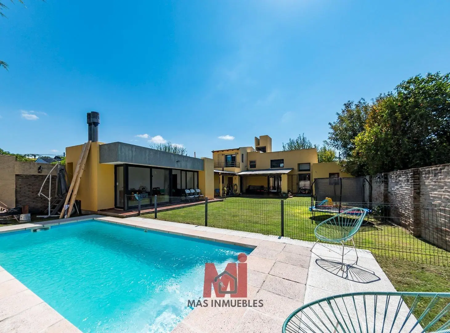 Hermosa CASA en Venta en B° Granja de Funes 4