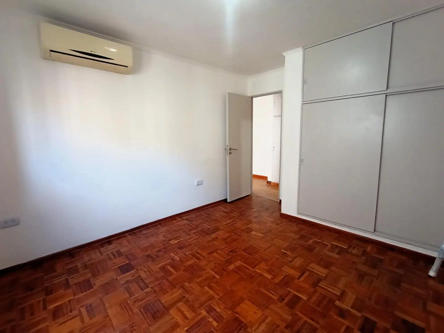 Departamento en VENTA en Zona Centro Remodelado a Nuevo 3