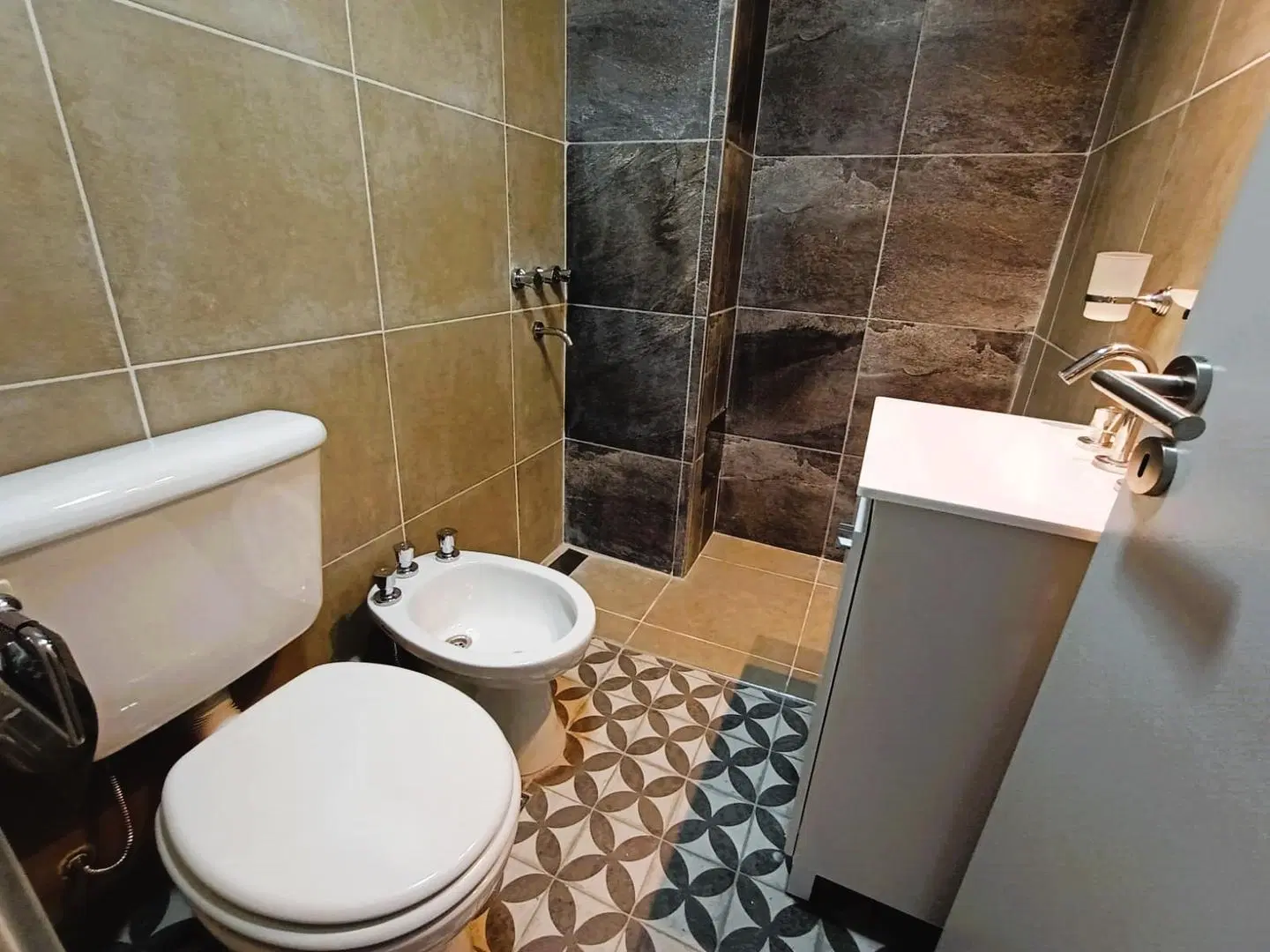 Departamento en VENTA en Zona Centro Remodelado a Nuevo 4