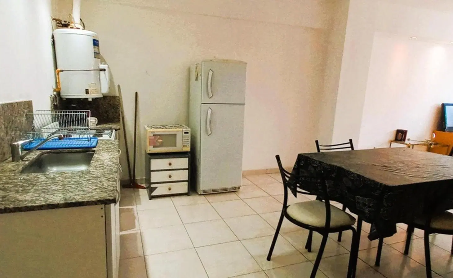Amplio MonoAmbiente en VENTA en Pleno Centro 8