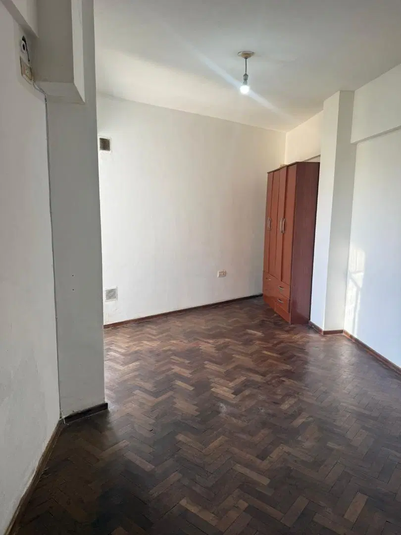 DEPARTAMENTO MONOAMBIENTE EN ALQUILER B° CENTRO 5