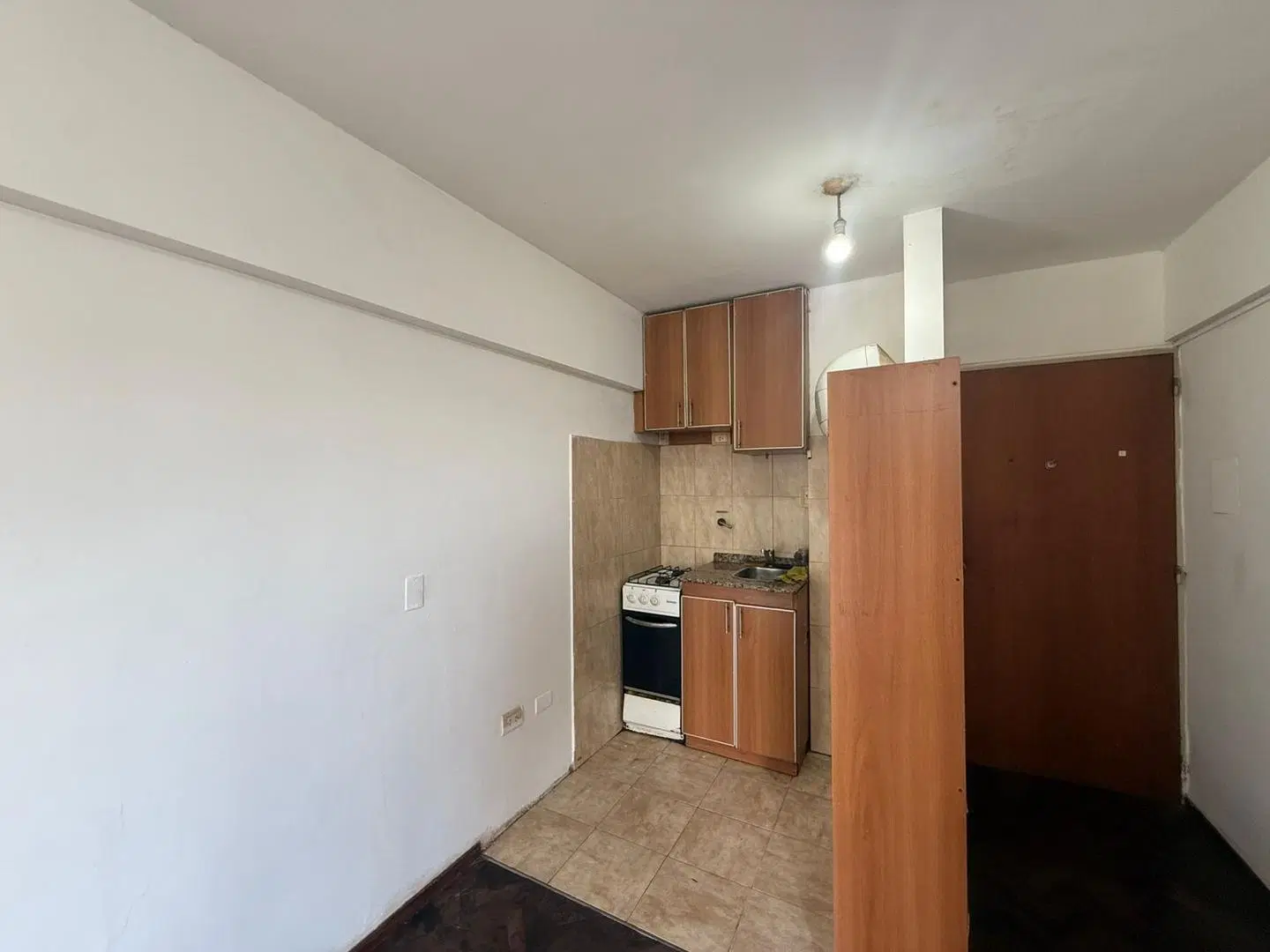 DEPARTAMENTO MONOAMBIENTE EN ALQUILER B° CENTRO 2