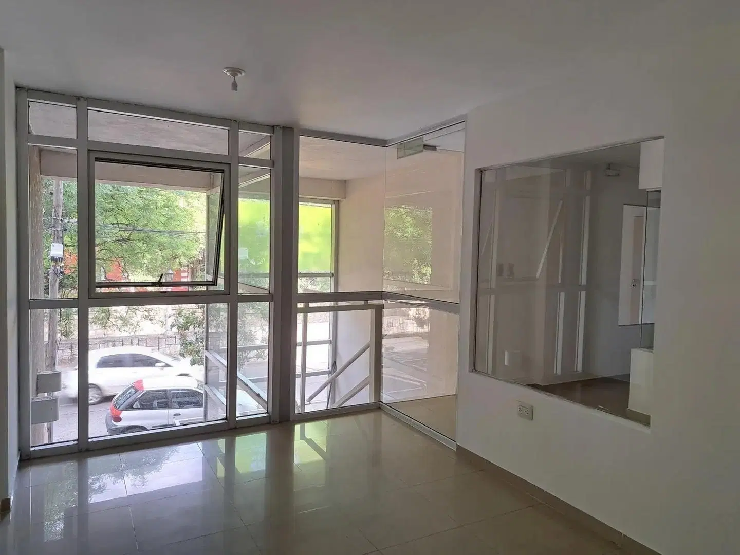 Local Comercial en ALQUILER - en Barrio Güemes 3