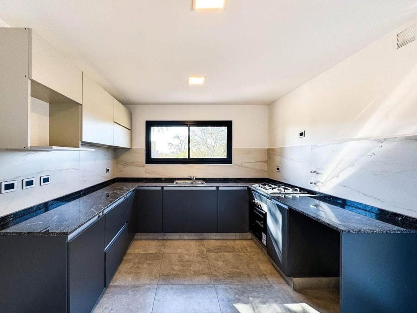 Foto de SE VENDE CASA EN VALLE DEL GOLF A ESTRENAR!!, imagen 1