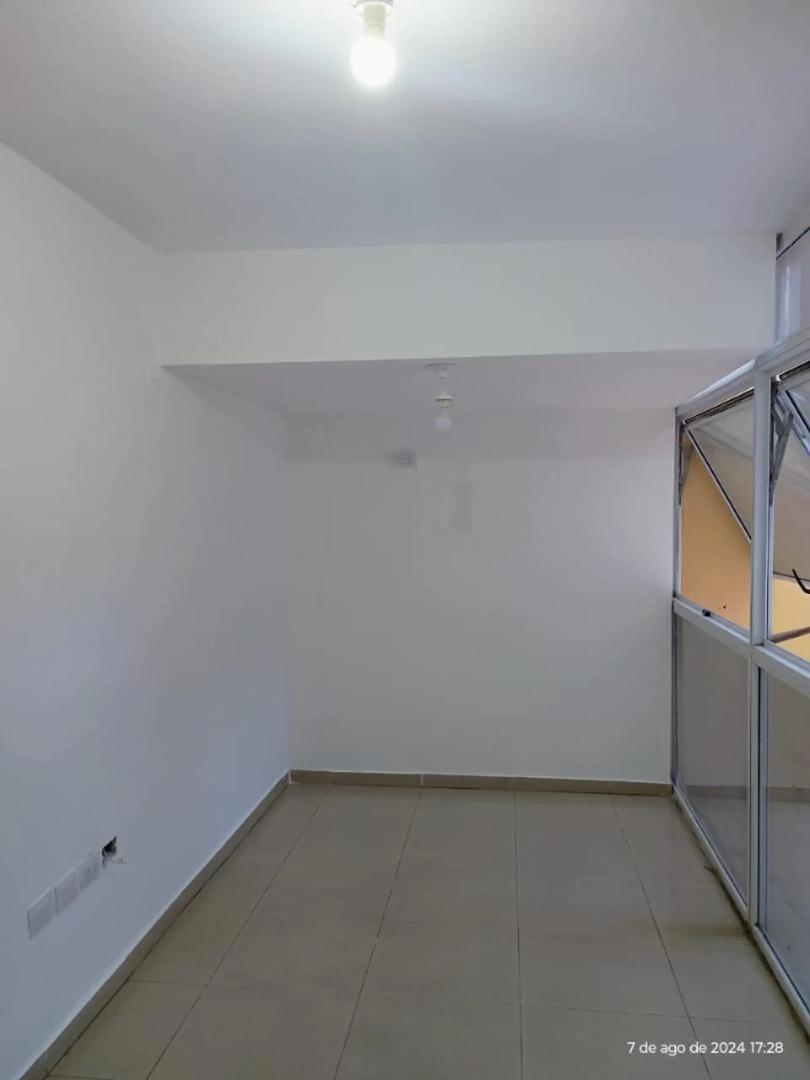 Foto de Local Comercial en ALQUILER - en Barrio Güemes, imagen 2