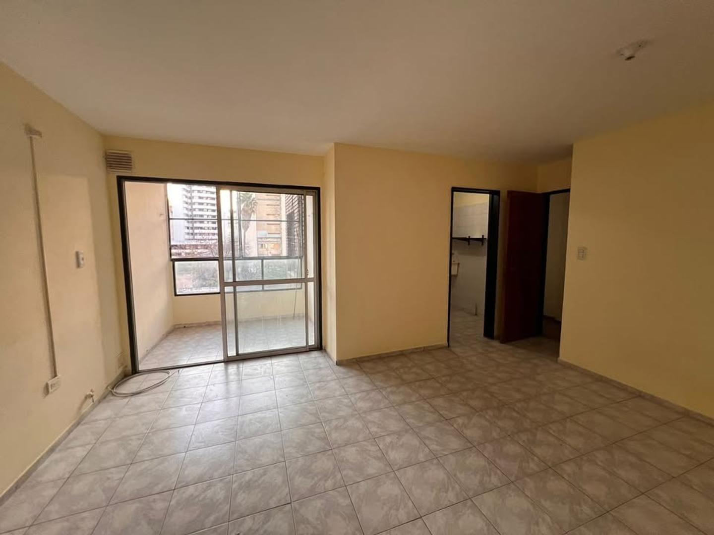 Foto de Departamento de Dos Dormitorios en Alquiler en B° Centro, imagen 5