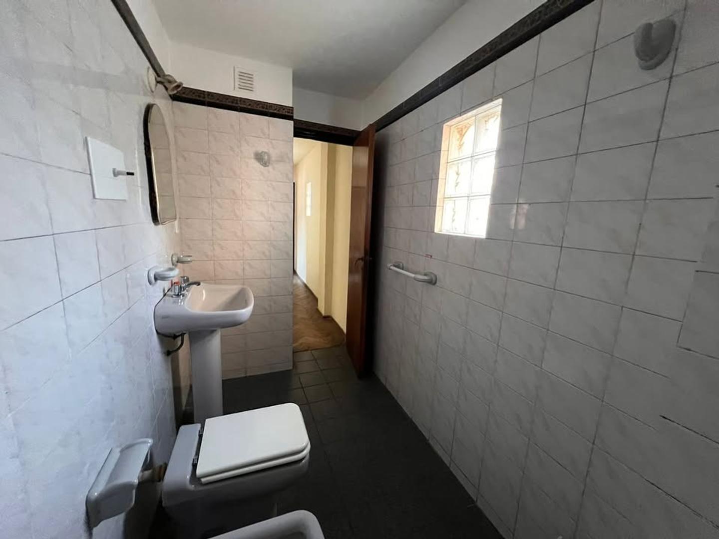 Foto de Departamento de Dos Dormitorios en Alquiler en B° Centro, imagen 3