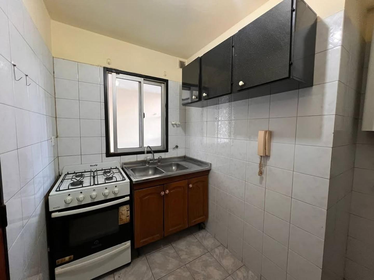 Foto de Departamento de Dos Dormitorios en Alquiler en B° Centro, imagen 4