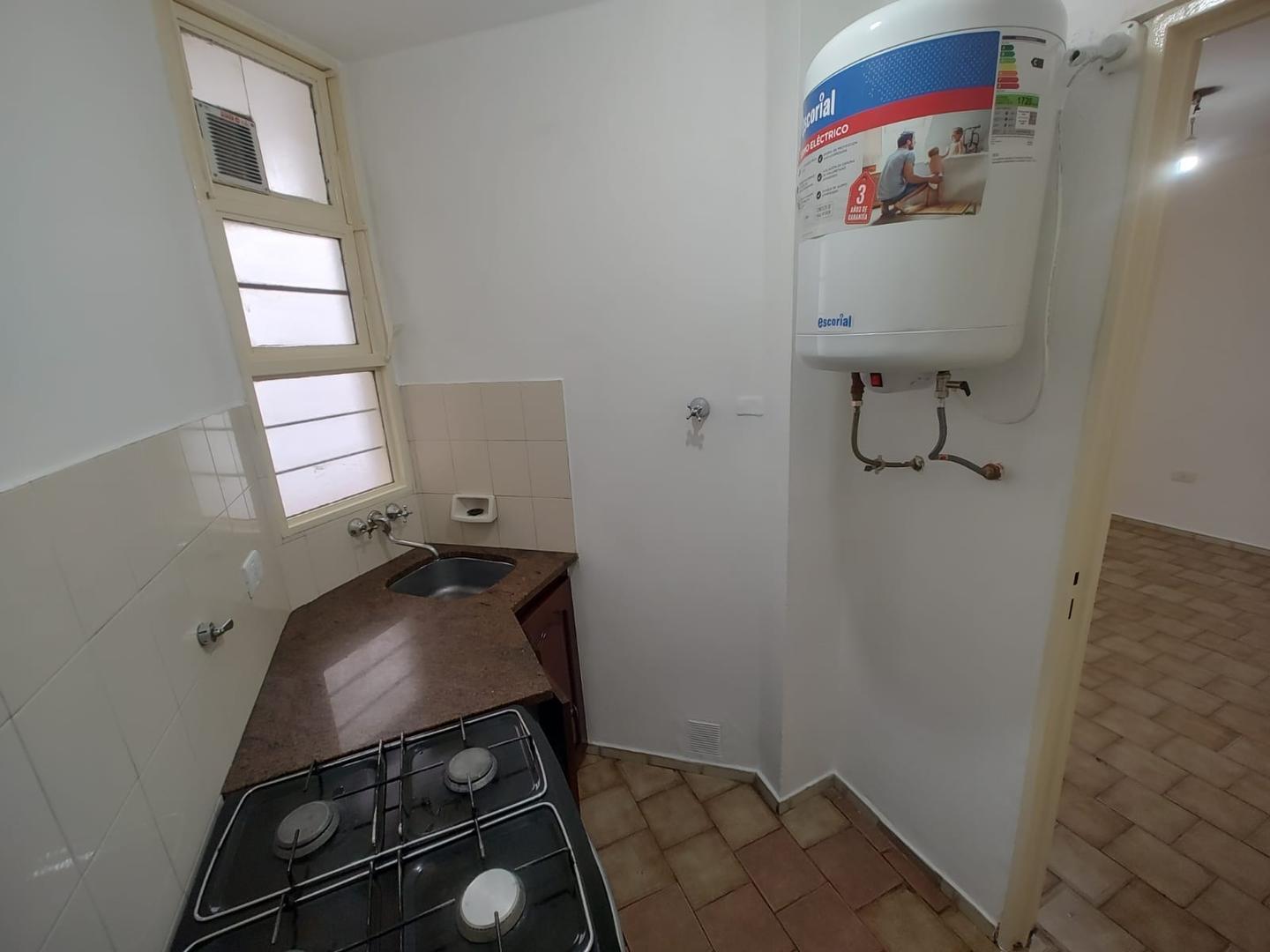 Foto de Departamento de un Dormitorio en Venta en B° Centro, imagen 5
