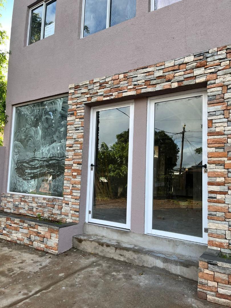 Local comercial en alquiler zona Acc. Sur!