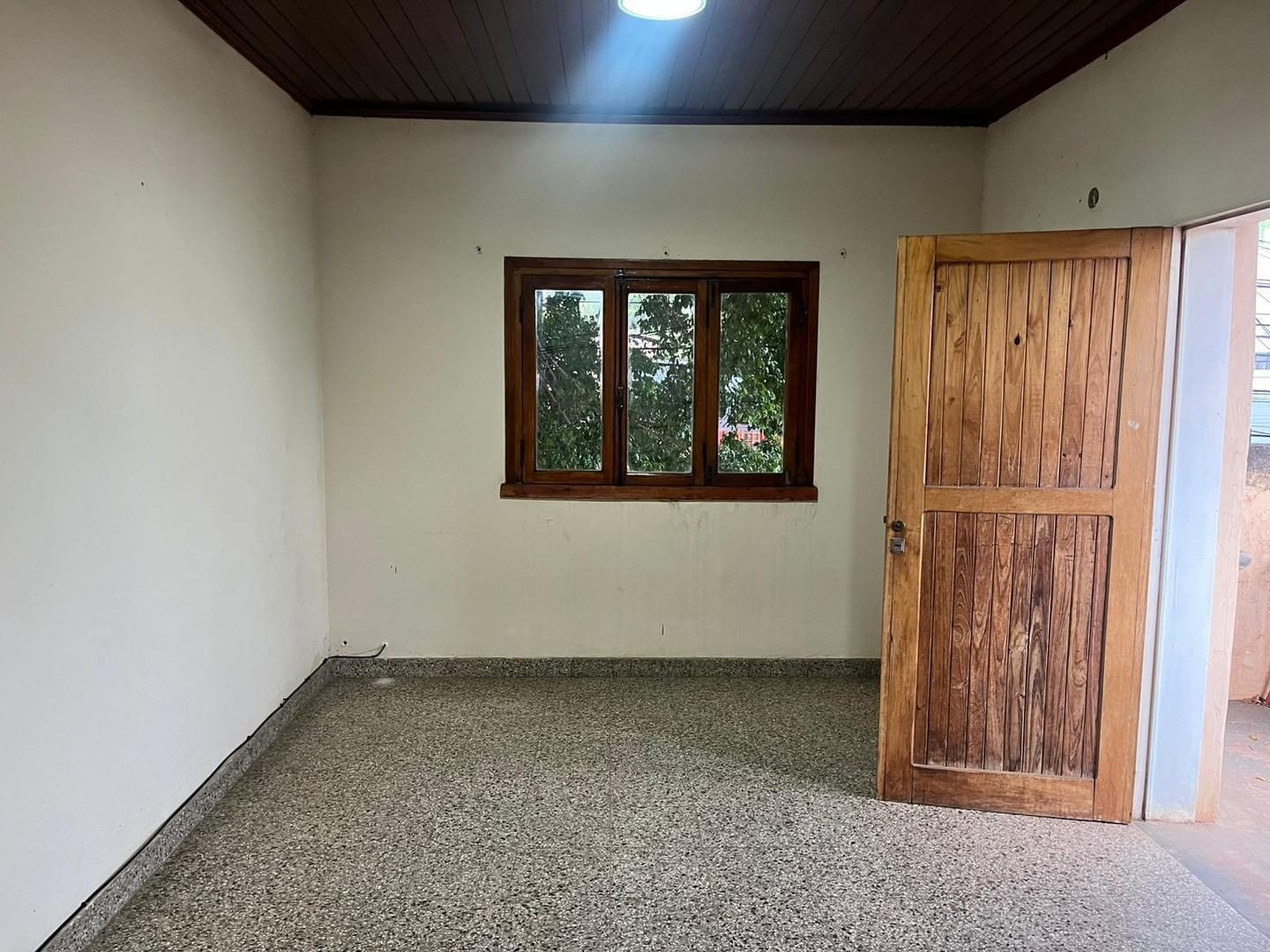 (A138) CASA APTA PARA USO RESIDENCIAL O COMERCIAL