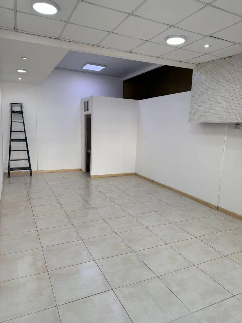 ALQUILER LOCAL COMERCIAL- en Av. Uruguay, Posadas 5
