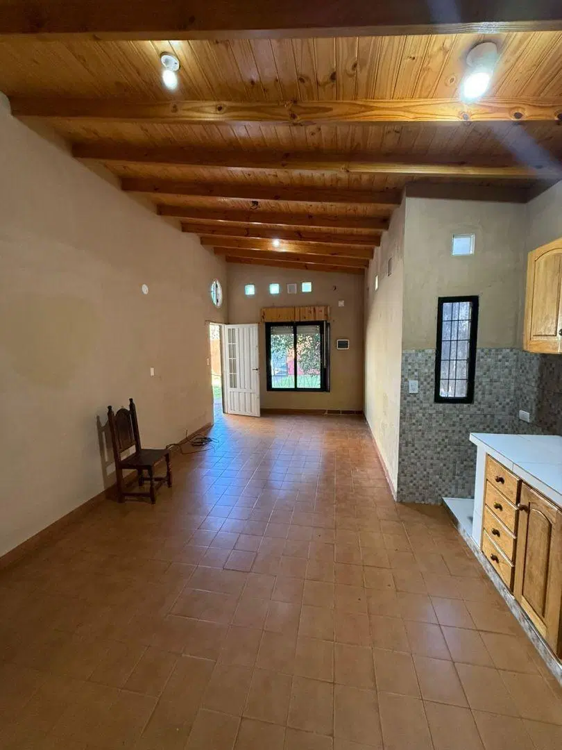 ALQUILER Casa de 3 Dormitorios con Jardín y Parrilla. 3