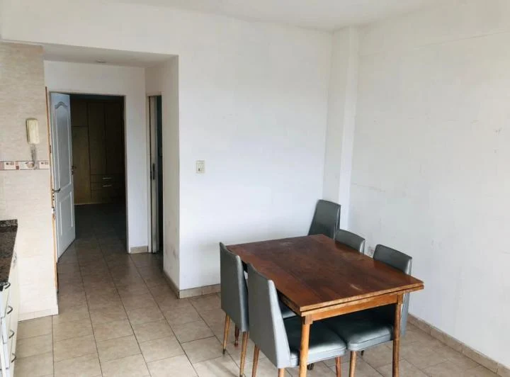 Dueño Directo alquila 2 ambientes con balcón 2