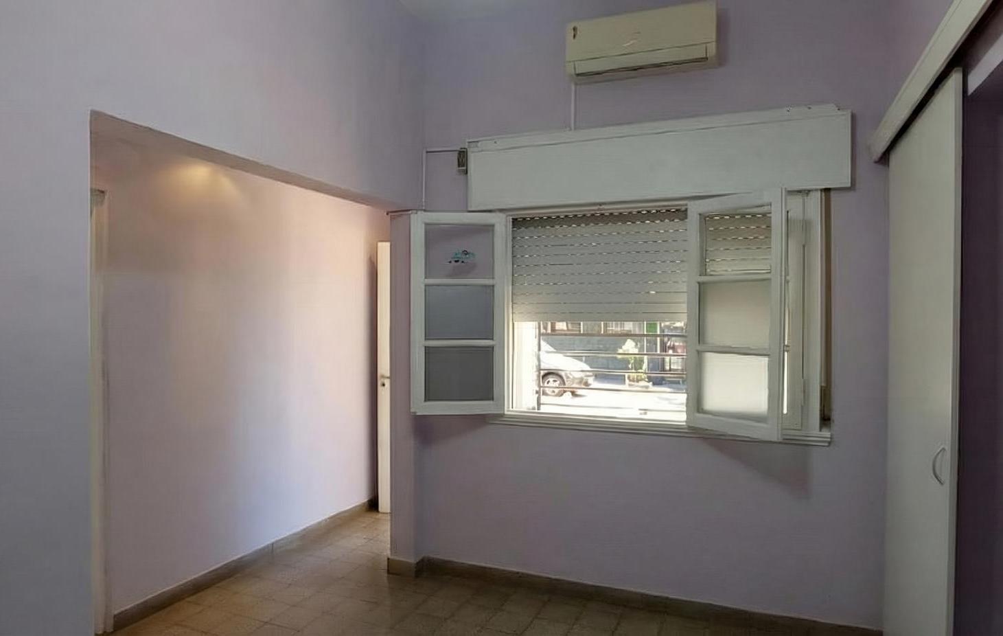 Foto de Local céntrico ideal consultorios u oficinas 3 Privados y Depósito, imagen 4