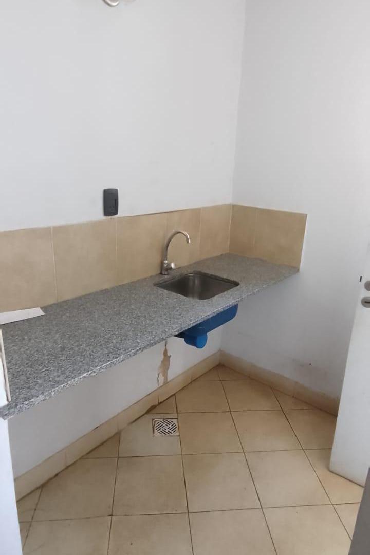 Foto de Oficina céntrica de 100 m² con privados en 4° Piso – Balcón al frente, imagen 4