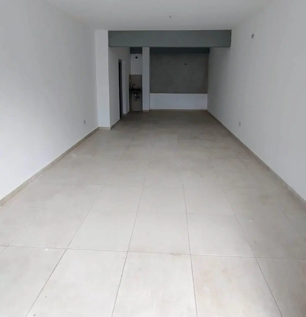 Alquiler local comercial - ubicación estratégica 3