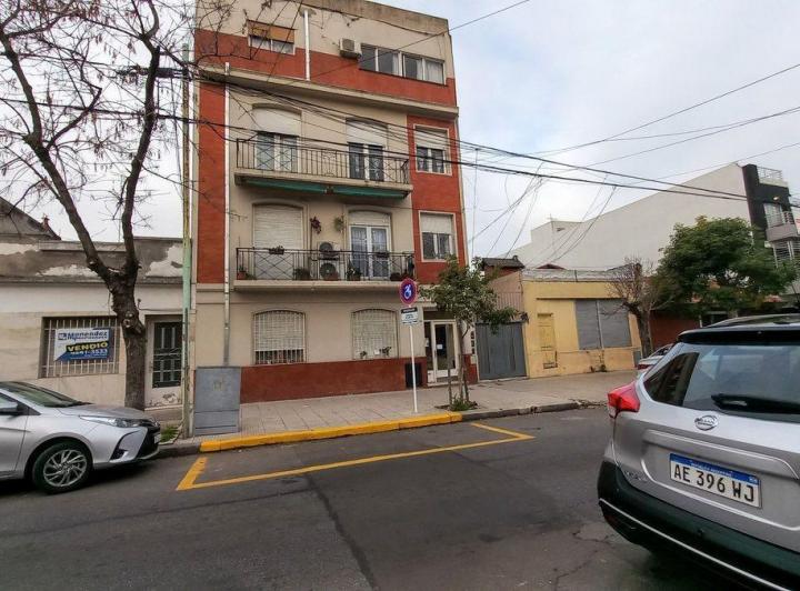 VENTA DEPTO. 3 AMBIENTES "VERSALLES" / AP.CREDITO 5