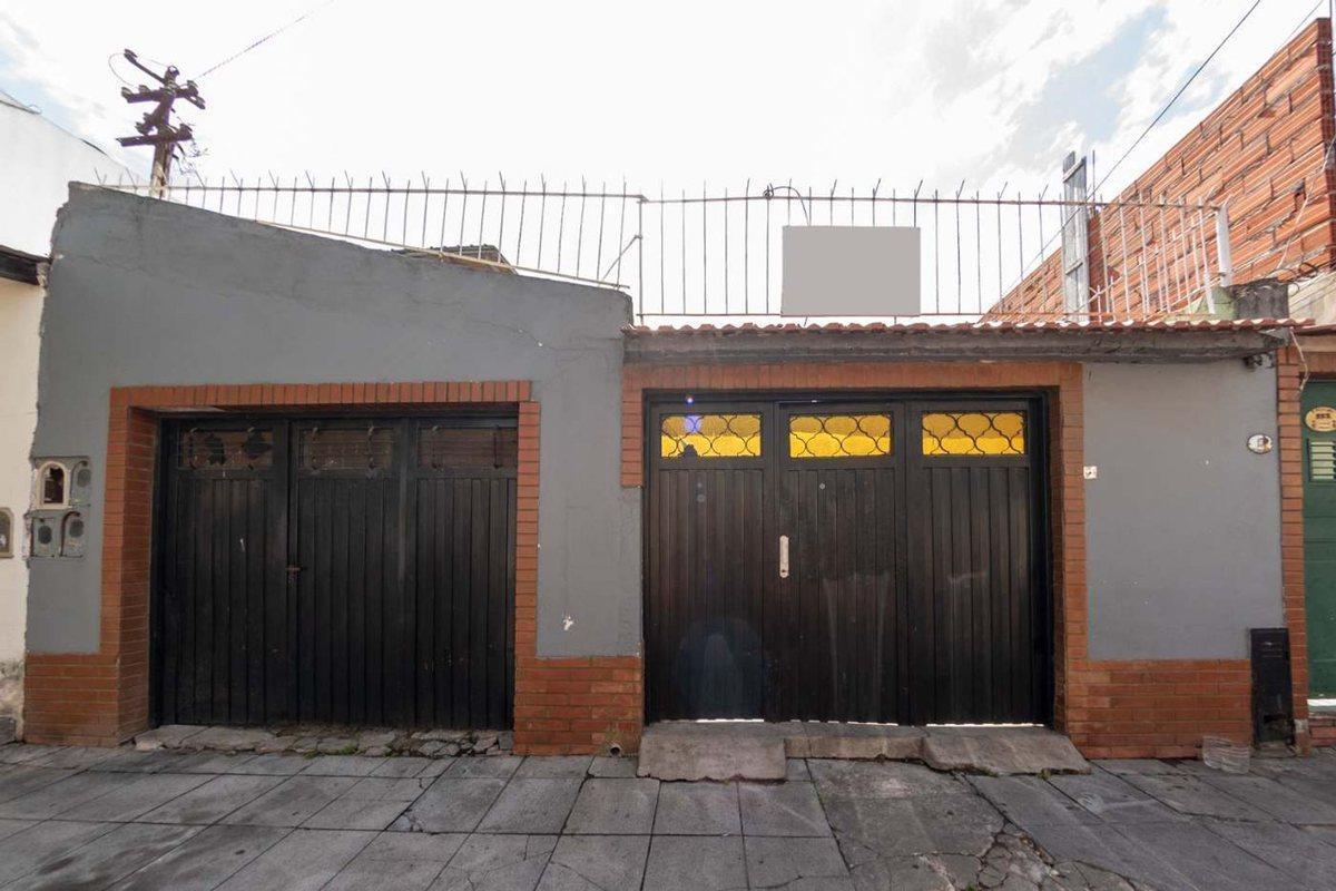 VENTA PH 3 AMB. C/PATIO Y COCHERA - LANÚS