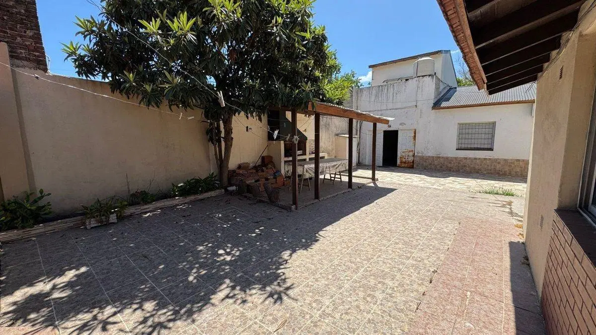 VENTA DOS CASAS CON LOTE PROPIO - LOMAS DE ZAMORA 5