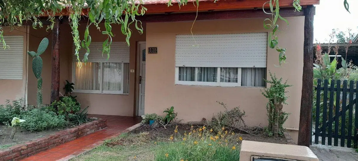 VENTA-CASA 3 AMB. C/ DEPTO. CASI CENTRO- CHASCOMÚS 4