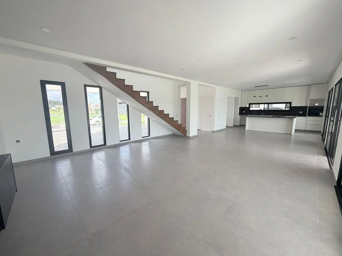 VENTA CASA 6 AMB  LAGUNA SANTA ANA TIGRE BENAVIDES 2