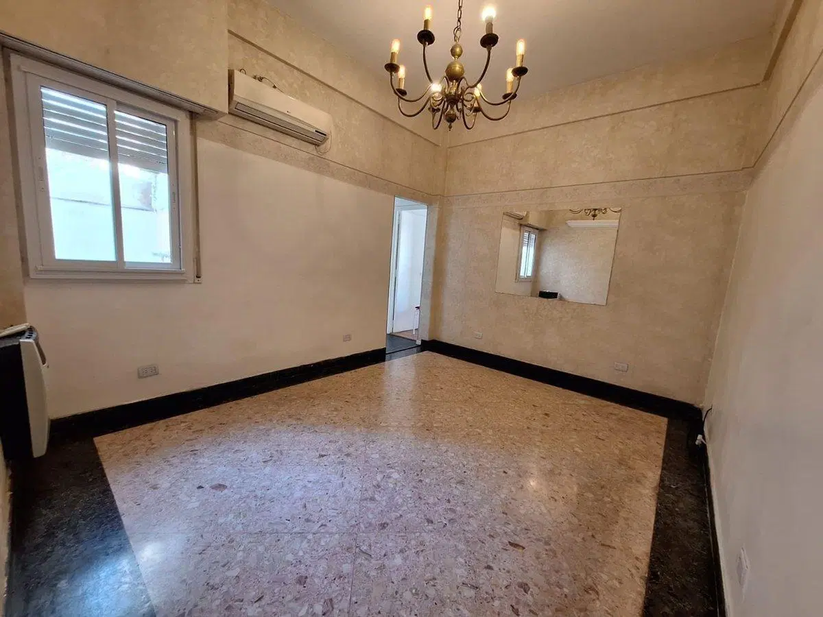 VENTA DEPTO 4 AMBIENTES EN BALVANERA 3
