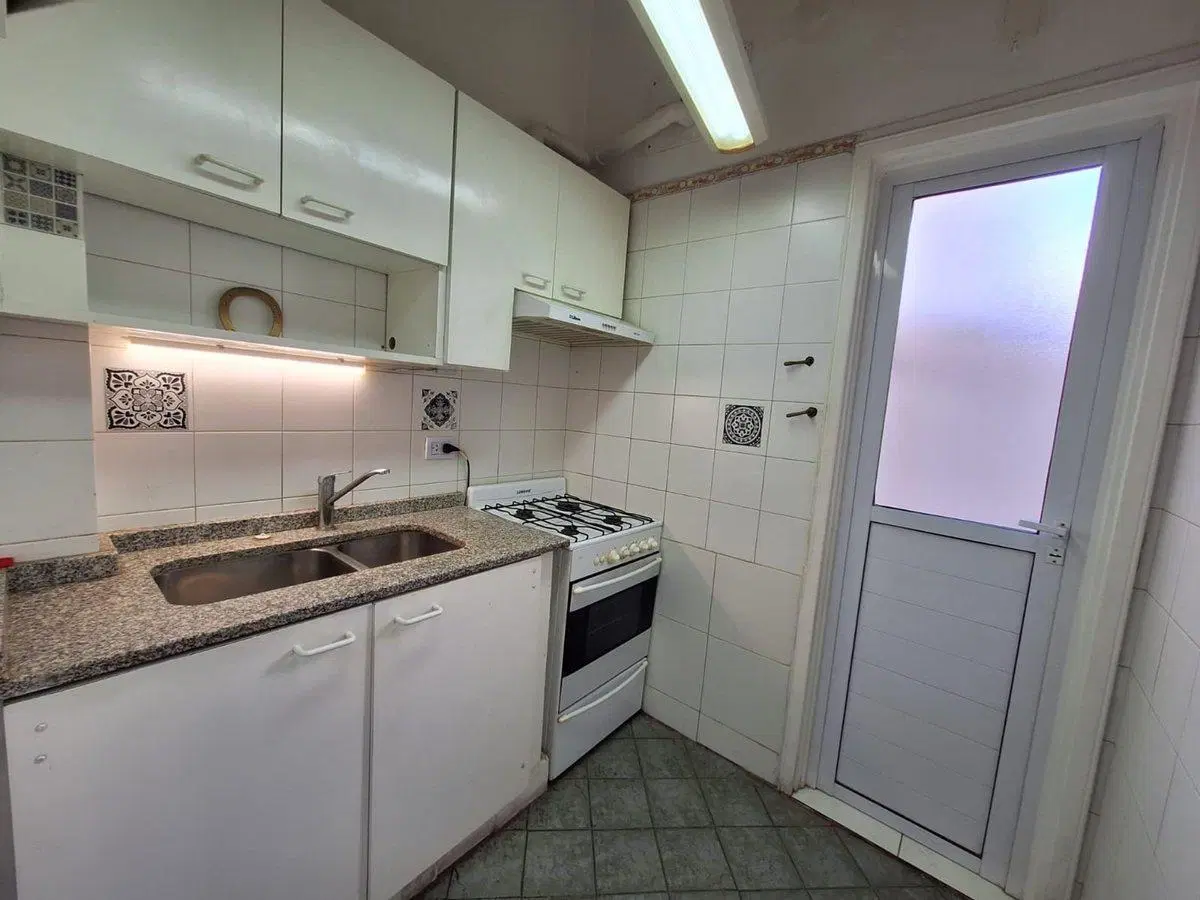 VENTA DEPTO 4 AMBIENTES EN BALVANERA 5
