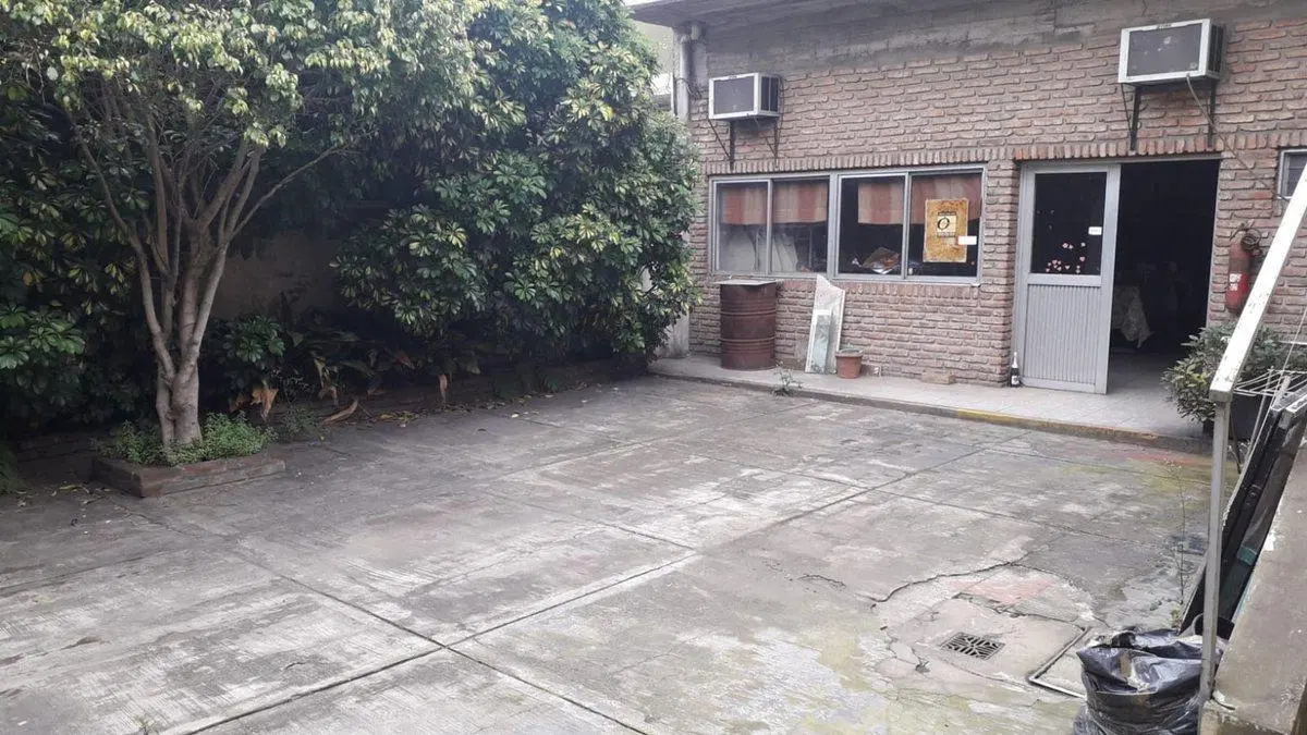 VENTA LOCAL SOBRE AVENIDA - LANÚS - A MTS ESTACIÓN 5