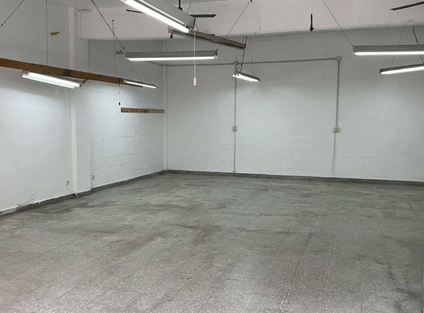 VENTA LOCAL SOBRE AVENIDA - LANÚS - A MTS ESTACIÓN