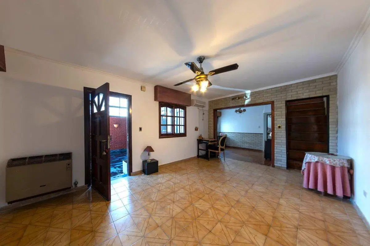 VENTA PH 5 AMB AL FRENTE CON PATIO Y COCHERA 4