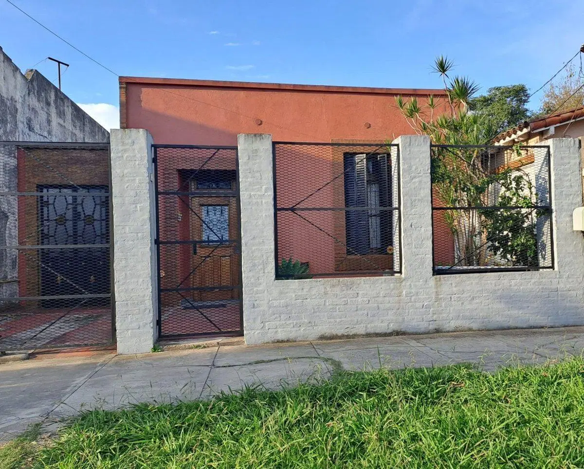 VENTA CASA 4 Amb. C/ PARQUE- 280m - LANUS ESTE 4