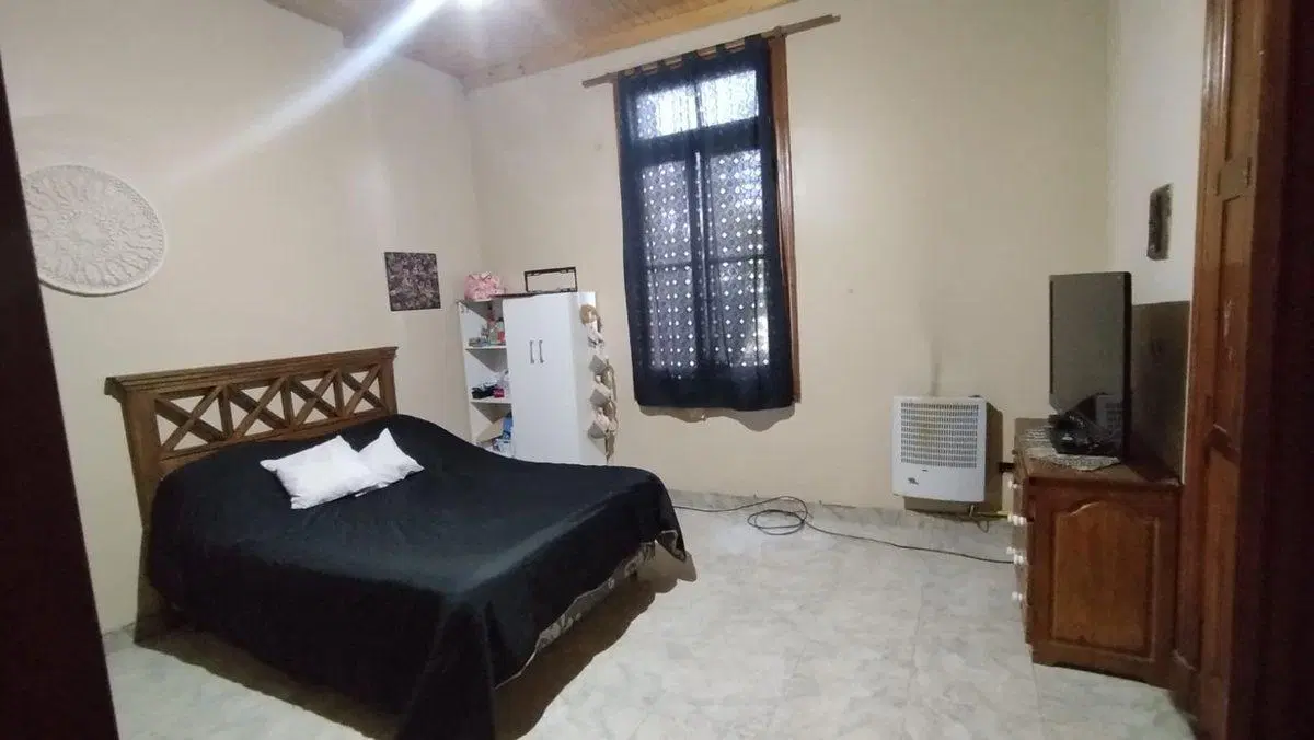 VENTA CASA 4 Amb. C/ PARQUE- 280m - LANUS ESTE 2