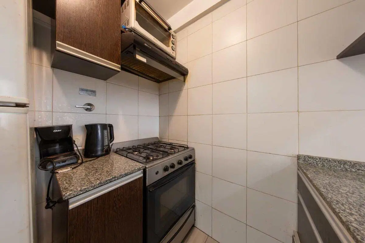 VENTA MONOAMBIENTE, CON BALCON , ABASTO 4