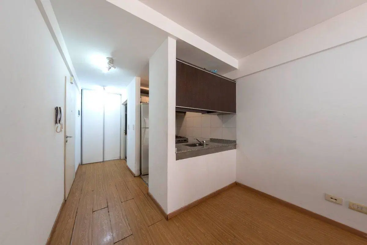VENTA MONOAMBIENTE, CON BALCON , ABASTO 5